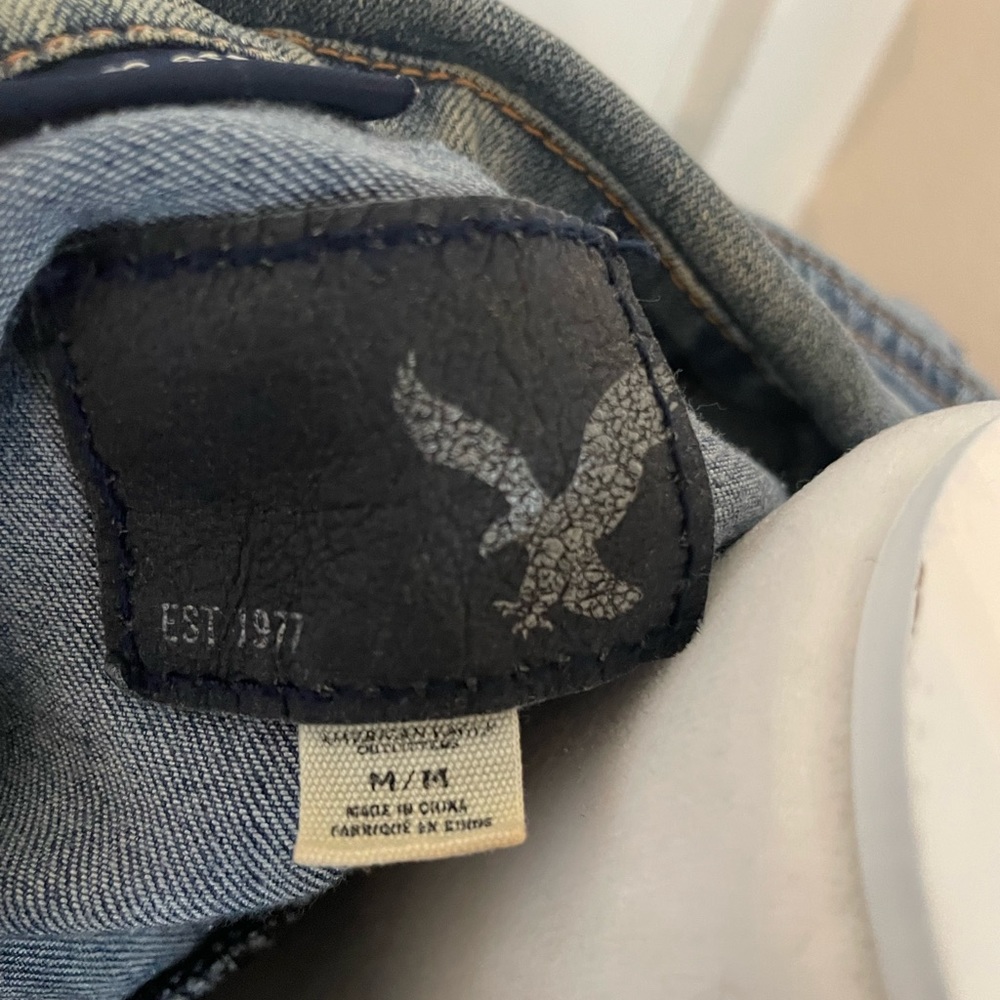 Perfect Condition American Eagle Distressed Jean Jacket; Stretchy - Picture 5 of 7
